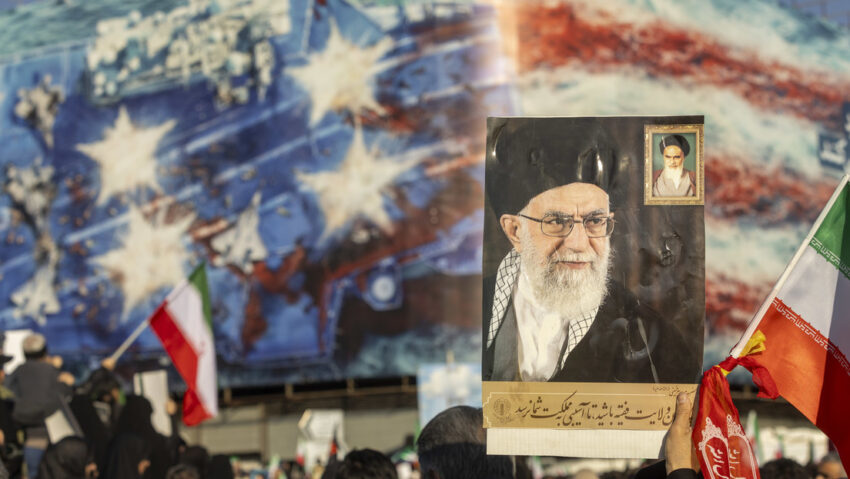 Irán, preparado para mostrar "nuevas cartas", mientras Trump no cesa sus amenazas