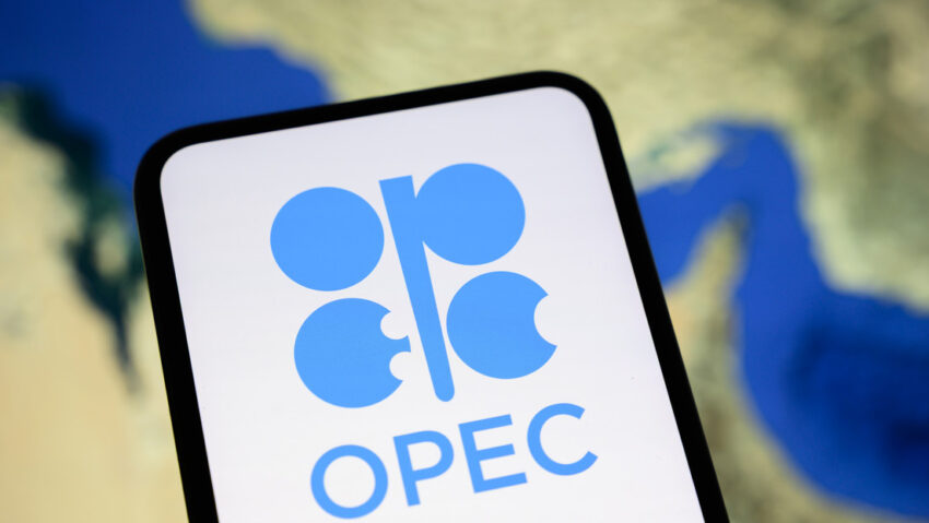 ¿Por qué la salida de EAU de la OPEP y OPEP+ es una victoria para Trump?