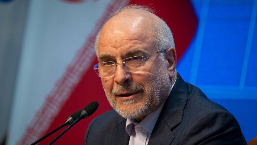 "Salgan mientras esté abierta": Jefe del Parlamento iraní reacciona a un plan de EE.UU. y EAU