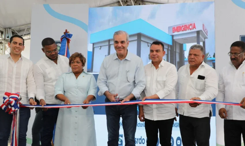 Presidente Abinader deja en funcionamiento áreas remozadas y ampliadas del Hospital Municipal La Victoria