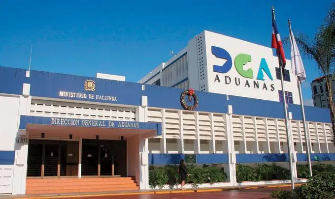 Aduanas incauta más de 426 mil dólares no declarados en la RD
