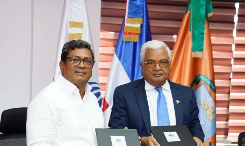 Ayuntamiento de Los Alcarrizos recibe instalaciones del INPOSDOM para construir centro de Bellas Artes