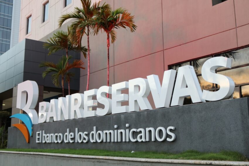 Banreservas recibe premio como Mejor Banco dominicano