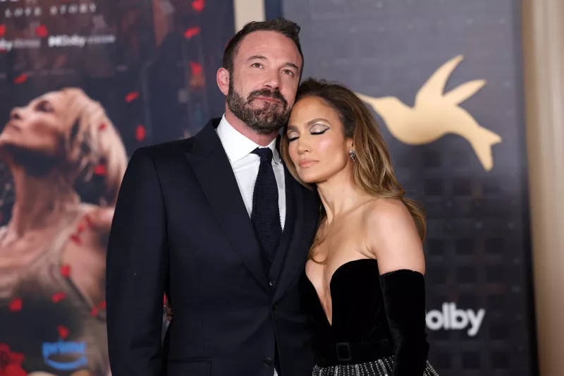 Ben Affleck cede a Jennifer Lopez su parte de la mansión de 60 millones que compraron juntos