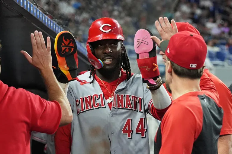 Dominio en el diamante: De La Cruz y Stephenson lideran el blanqueo de los Rojos ante los Marlins