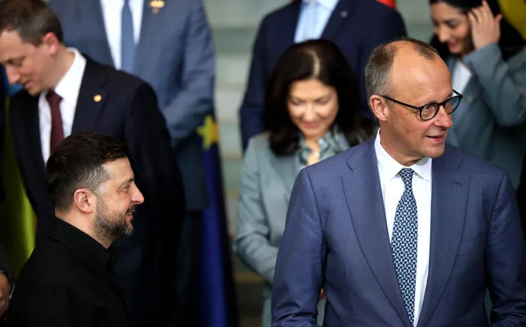 Liderazgo diplomático: Friedrich Merz impulsa cumbre para reactivar la paz en Ucrania