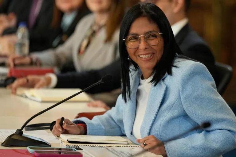 Delcy Rodríguez rechaza rescate del FMI: "Venezuela no necesita un plan de ayuda financiera"