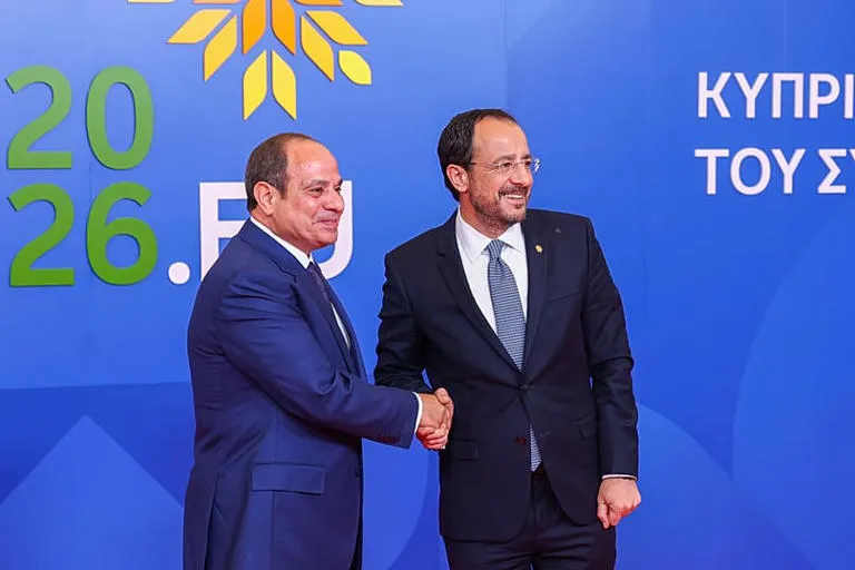 Al-Sisi lanza una alerta global: "Intentan redibujar el mapa de Oriente Medio"