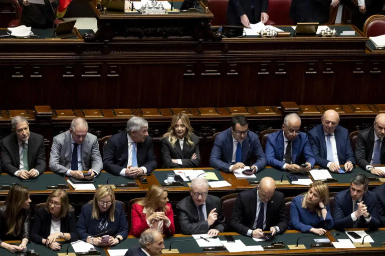 Geopolítica y comercio: Giorgia Meloni exige el fin de las restricciones en el Estrecho de Ormuz