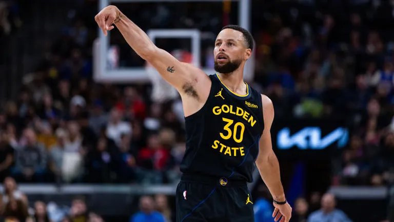 Iconos globales: Stephen Curry y Luka Doncic dominan el mercado de camisetas en la NBA