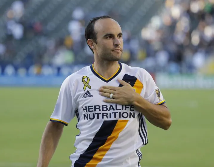 Legado y crítica: Landon Donovan presenta su autobiografía en Carson y cuestiona el rumbo del fútbol en EE. UU.