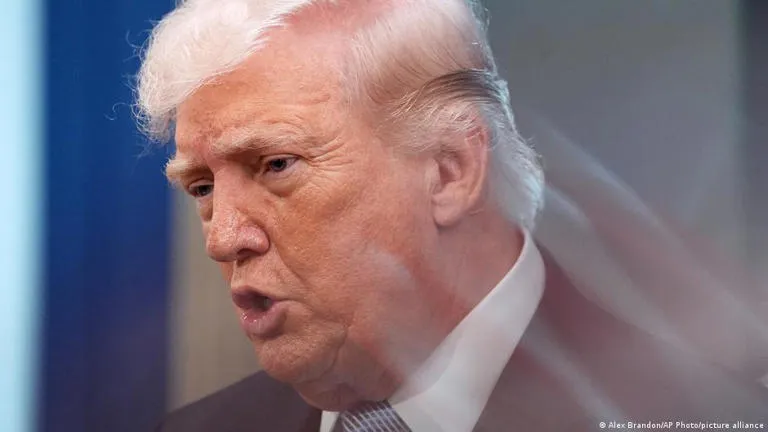 Máxima tensión global: Trump lanza una advertencia definitiva a Irán sobre el Estrecho de Ormuz