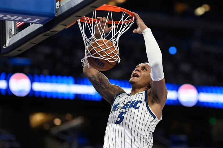 Dúo dinámico en Florida: Bane y Suggs lideran el triunfo del Magic sobre los Suns