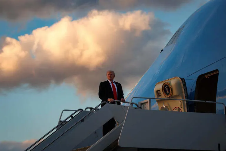 Homenaje en el "Sunshine State": Florida rebautiza el Aeropuerto de Palm Beach en honor a Donald Trump