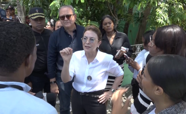 Carolina Mejía interviene calles del DN luego de ráfagas de viento, vecinos consideran trabajos insuficientes