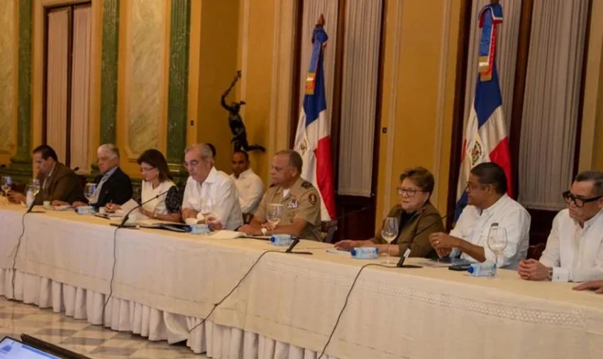 Gobierno se mantiene en sesión permanente ante sistema frontal que generará lluvias en gran parte del país