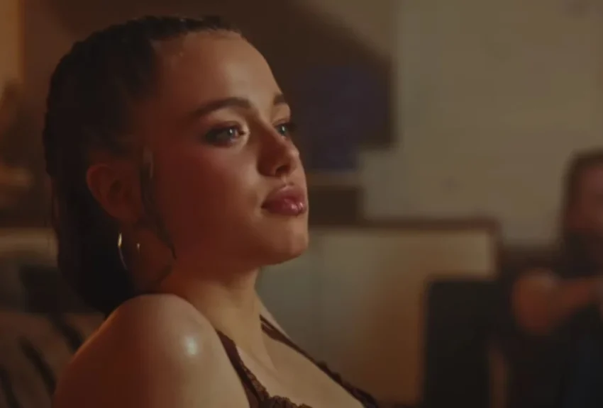 Hija de Brad Pitt y Angelina Jolie debuta en video de K-pop