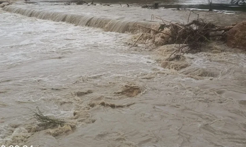 Inundaciones en Constanza y La Vega por lluvias asociadas a vaguada