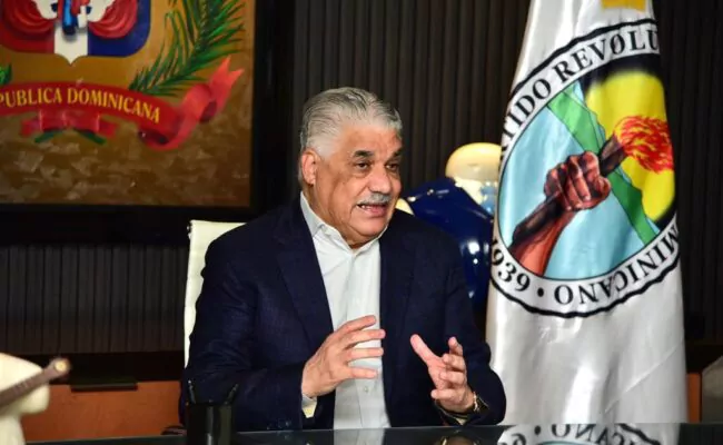 Miguel Vargas responde a Abinader, pide gobierno dejar las poses y gerenciar la crisis