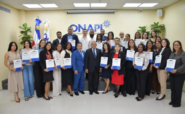 ONAPI concluye la tercera edición del Curso Especializado en Propiedad Industrial para impulsar la innovación