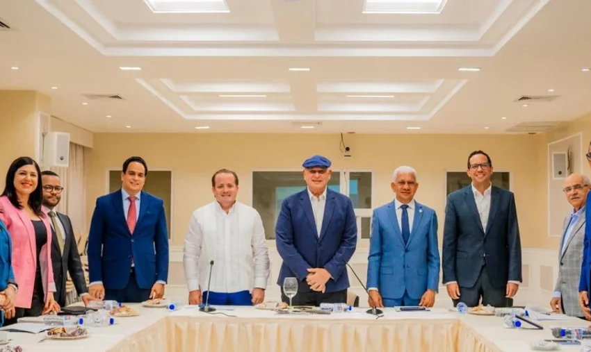 Paliza participa en comisión que estudia ley contra financiamiento ilícito