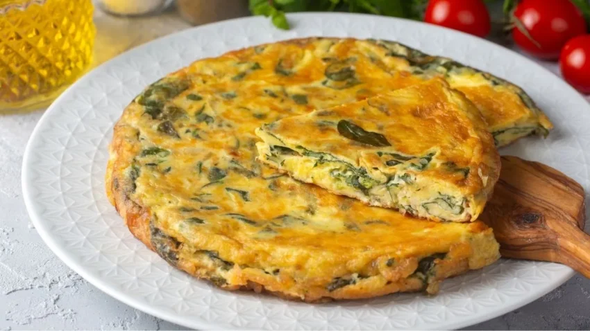 Receta de Tortilla de patatas con espinacas: fácil, saludable y muy jugosa 