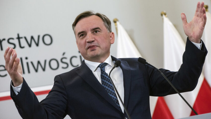 El buscado exministro polaco huye a Estados Unidos