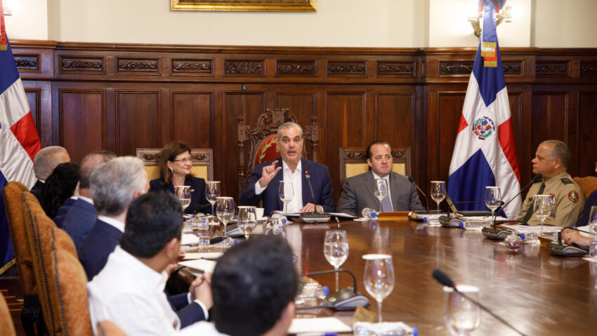 Gobierno anuncia nuevas medidas para enfrentar el impacto de la crisis en Medio Oriente sobre la economía dominicana