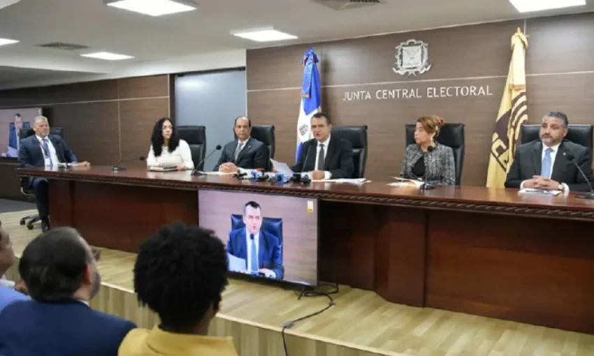 Gran apoyo a la JCE por prohibir las encuestas