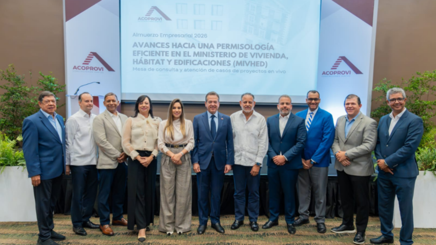 Mivhed presenta avances en la modernización de la permisología en el sector construcción. 