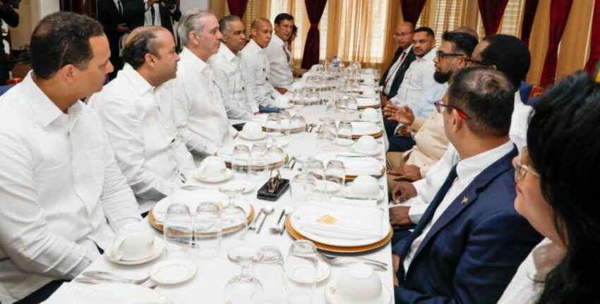 Luis Abinader promueve inversión y las alianzas en gira en Panamá y Guyana