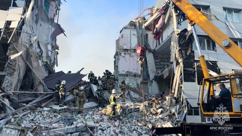 Zajárova: BBC y CNN rechazaron la invitación a visitar el colegio atacado por Kiev