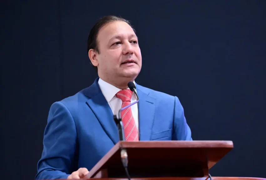 Abel Martínez: “Lo que permanece son los hechos”
