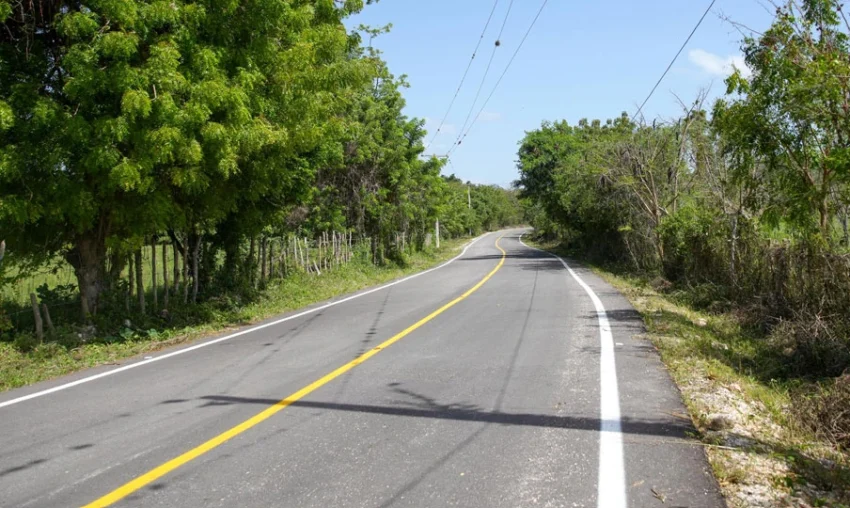 Presidente Abinader inaugura carretera Enriquillo–El Higüero en Barahona que impactará a más de 300 mil habitantes y fortalecerá el turismo, comercio y conectividad de la región sur