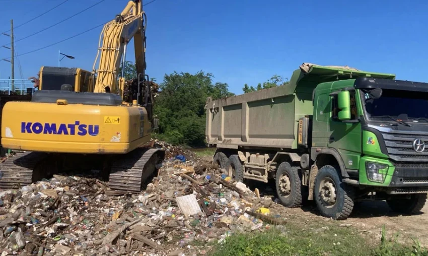 Alcaldía de Santiago retira 148.59 toneladas de basura del canal Mesier Bogaert en La Otra Banda