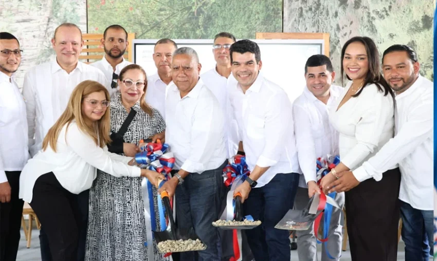 Wellington Arnaud deja iniciado acueducto San José de las Matas