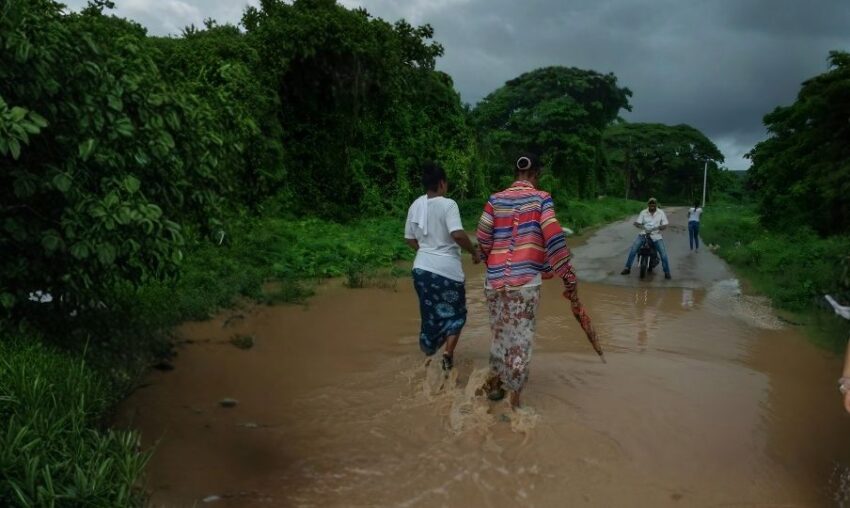 COE mantiene 18 provincias en alerta amarilla por lluvias y advierte sobre riesgos de inundaciones