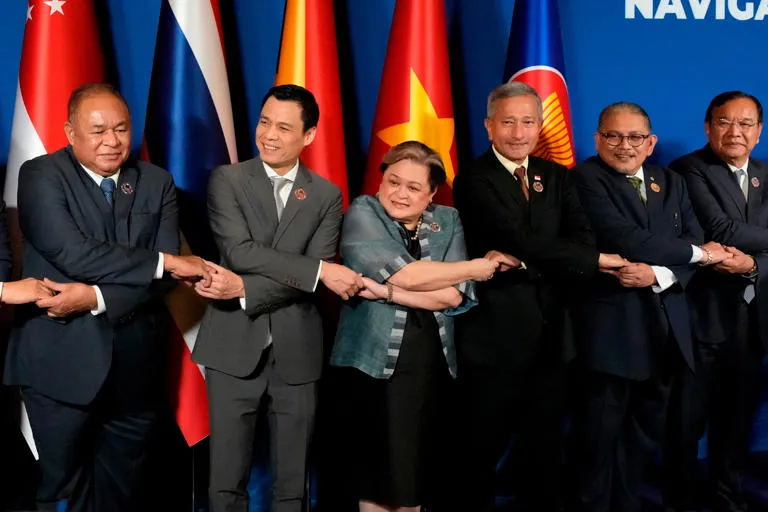 Líderes del Sudeste Asiático impulsan un consenso por la paz en una respuesta diplomática al conflicto en Oriente Medio
