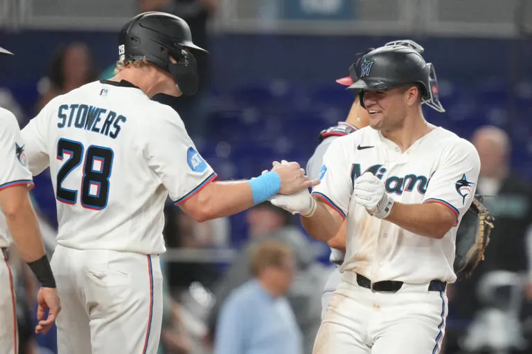 Jakob Marsee lidera la remontada de los Marlins con un jonrón de tres carreras
