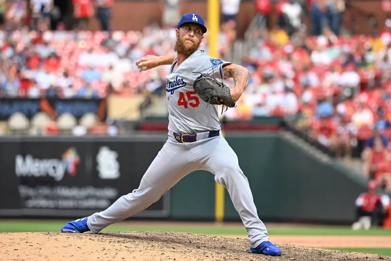 Crece el interés para que los Blue Jays incorporen a un exlanzador diestro proveniente de los Dodgers