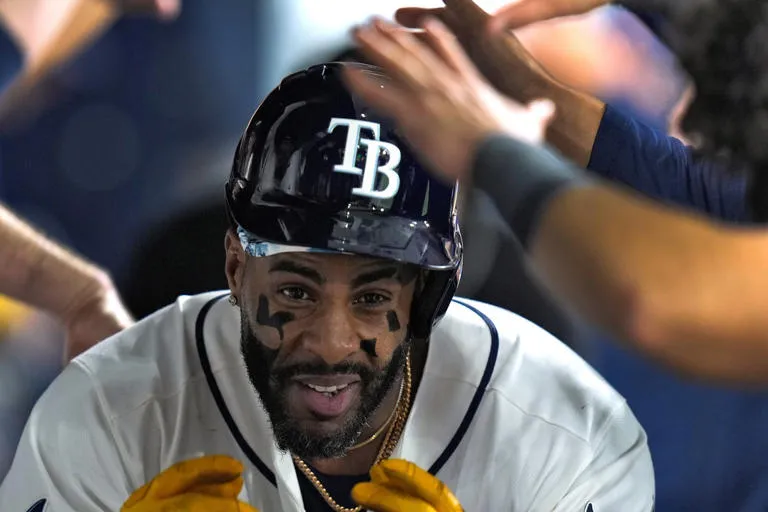 Poder cubano en el Tropicana: Yandy Díaz pega jonrón y guía a los Rays a un sólido triunfo 4-1 sobre los Orioles