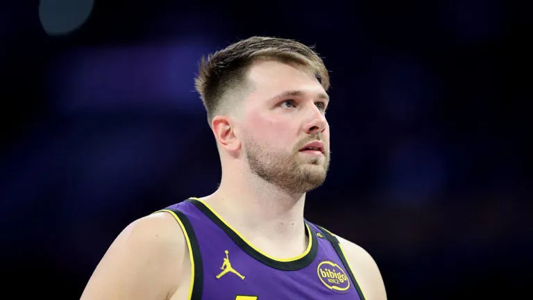 Sacudida en el mercado de la NBA: Los Lakers lanzan una agresiva propuesta de intercambio para unir a Luka Doncic con un legendario base All-Star