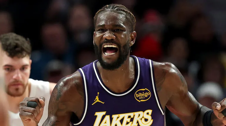 Deandre Ayton y JJ Redick: El futuro del pívot en los Lakers se aclara tras las palabras de su entrenador