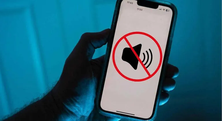 El silencio como rasgo de identidad: La característica psicológica detrás de quienes nunca activan el sonido del móvil