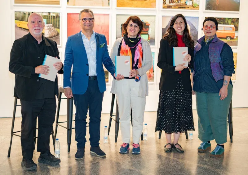 Homenaje al Arte Contemporáneo: La Fundación Alberto Cruz Presenta Obra Editorial sobre Quisqueya Henríquez