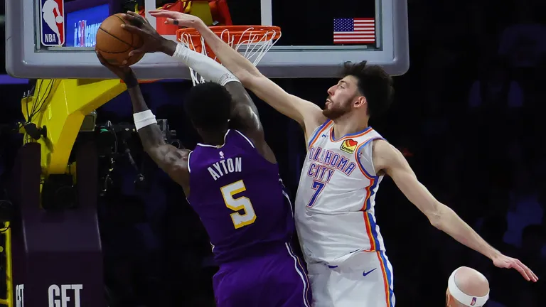 Duelo de gigantes: Chet Holmgren lanza un mensaje directo a Deandre Ayton previo a la serie de playoffs