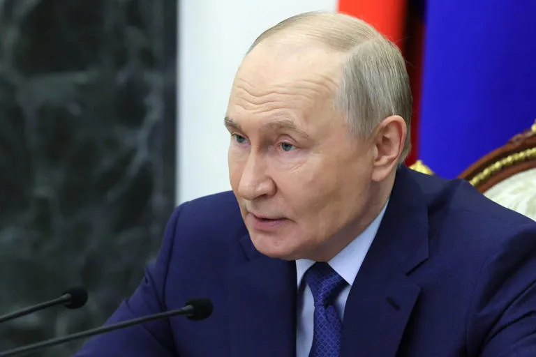 Cumbre relámpago en Beijing: Putin sella su alianza con Xi Jinping inmediatamente después de la partida de Trump