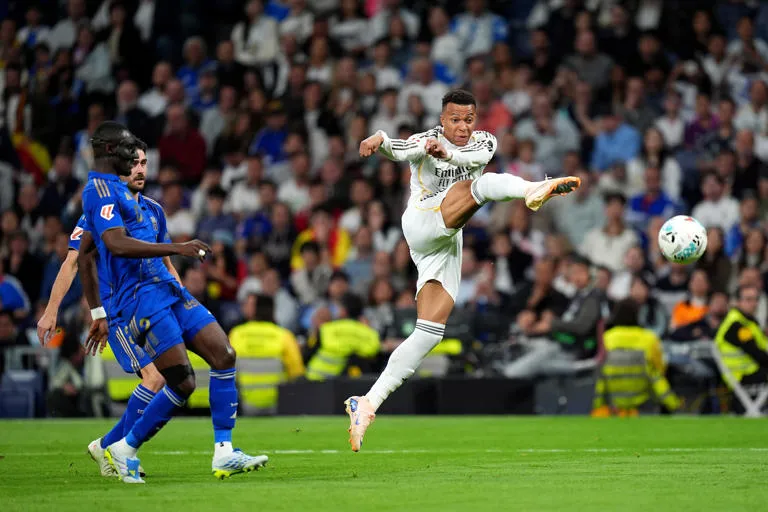 Ni dos goles calman el desencanto del Bernabéu con el Real Madrid