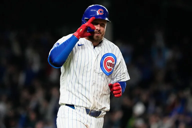 Michael Busch lidera la remontada épica: Los Cachorros logran su séptima victoria consecutiva en extra innings