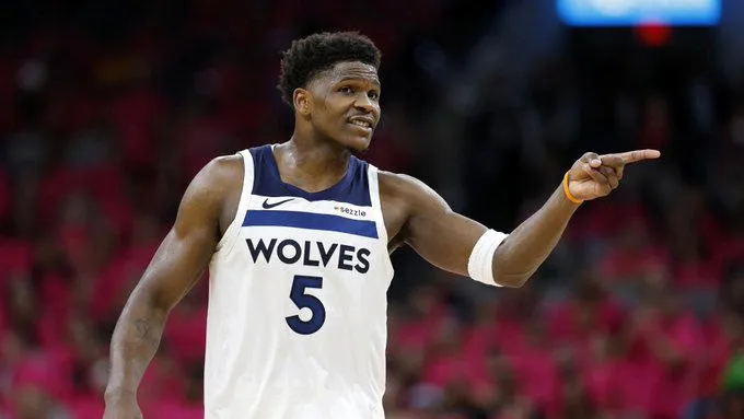 Anthony Edwards asume la responsabilidad tras la dura derrota de los Timberwolves ante los Spurs